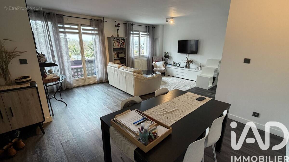Photo 1 - Appartement à SAINT-MAUR-DES-FOSSES