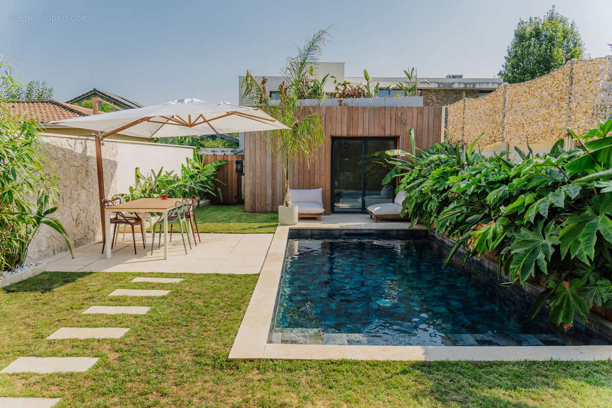 Maison à LE BOUSCAT