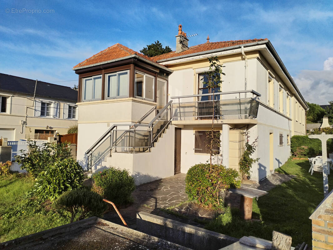 Maison à DONVILLE-LES-BAINS