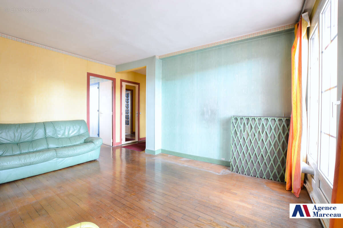 Appartement à COURBEVOIE