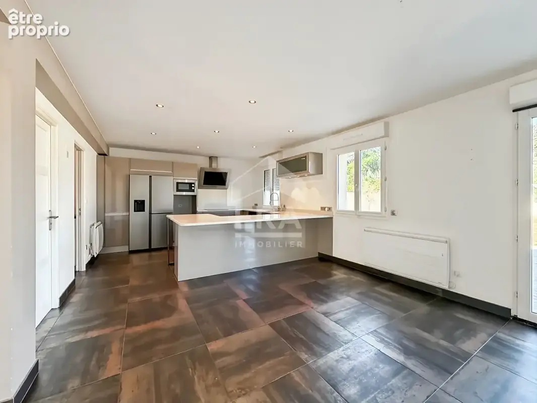Maison 6 pièces 150 m²  saint-fargeau-ponthierry, maison récente avec jardin et stationnements - photo 4