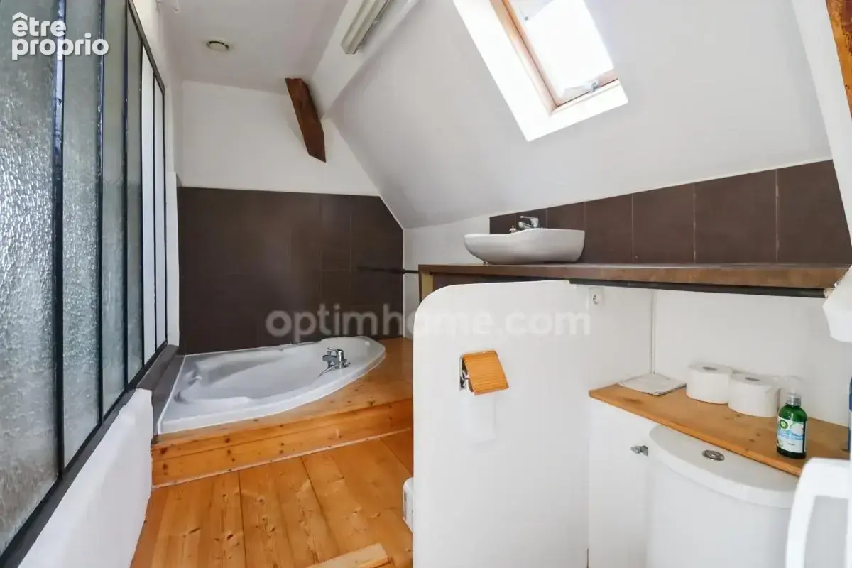 Maison de Charme et de Caractère -175 m² environ - 10 pièces - 7 chambres - Terrain 1450 m² environ - SAINT SULPICE LES FEUILLES - photo 17