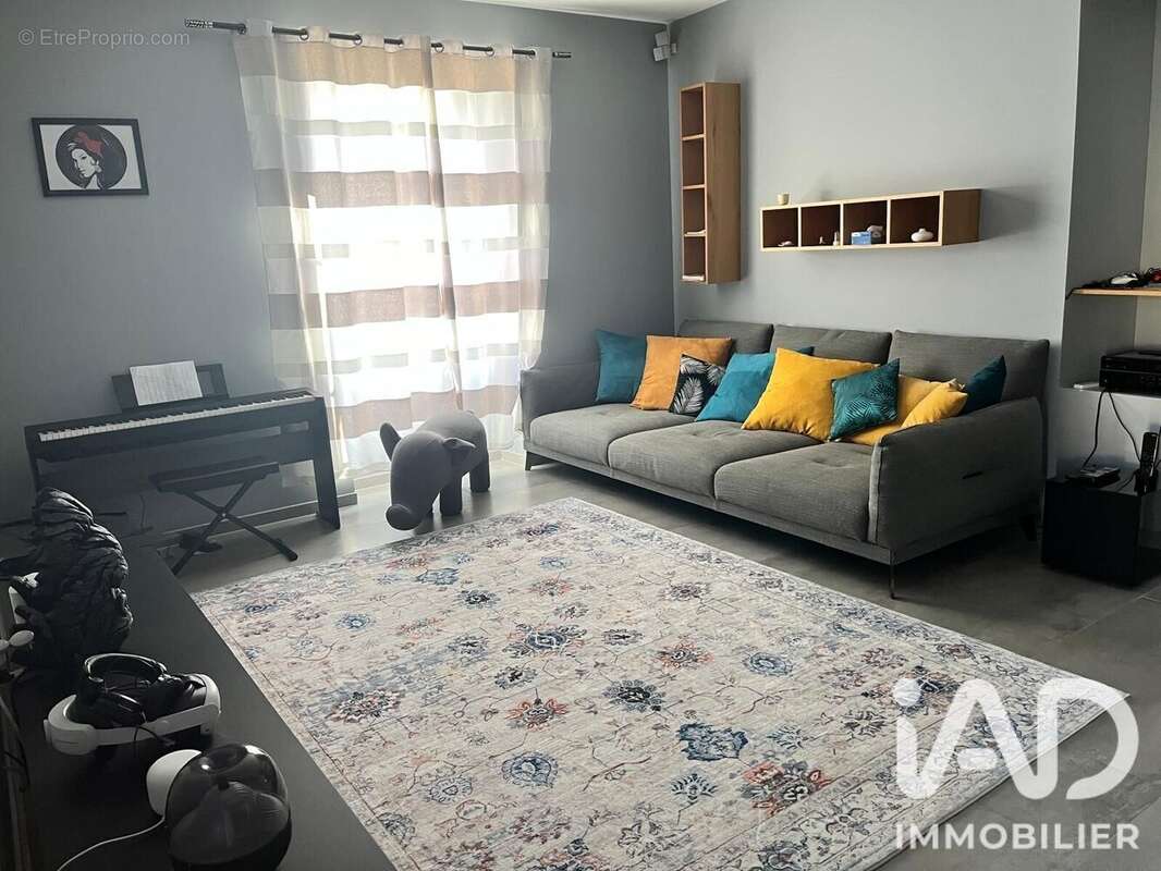 Photo 8