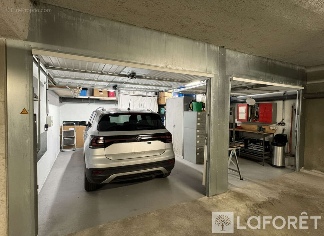Appartement T4 de 105 m² - Dernier étage - Terrasse 97 m²  - Vue dominante forêt - Double garage - photo 16