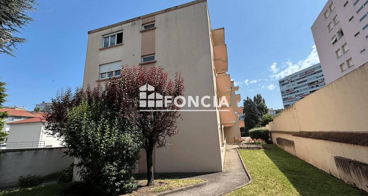 Appartement à SAINT-ETIENNE