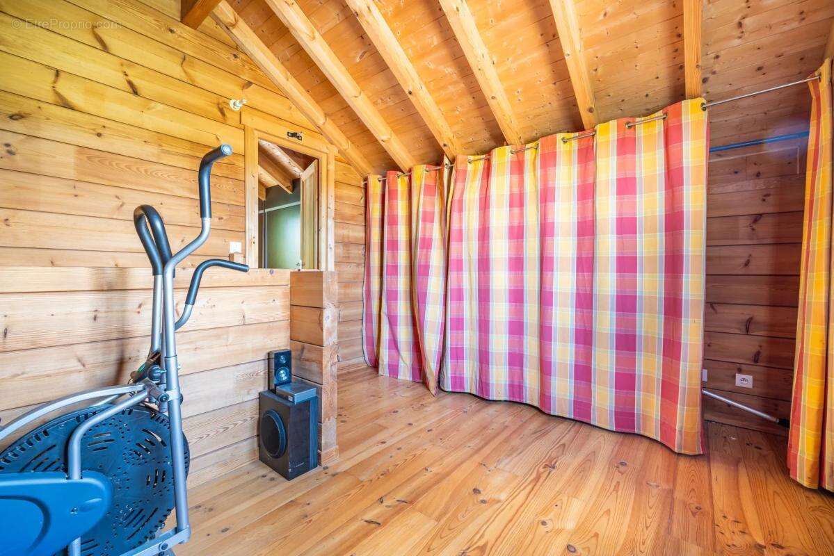 Charmant Chalet de 2 pièces 50 m² à Réau dans un environnement exceptionnel ! - photo 11
