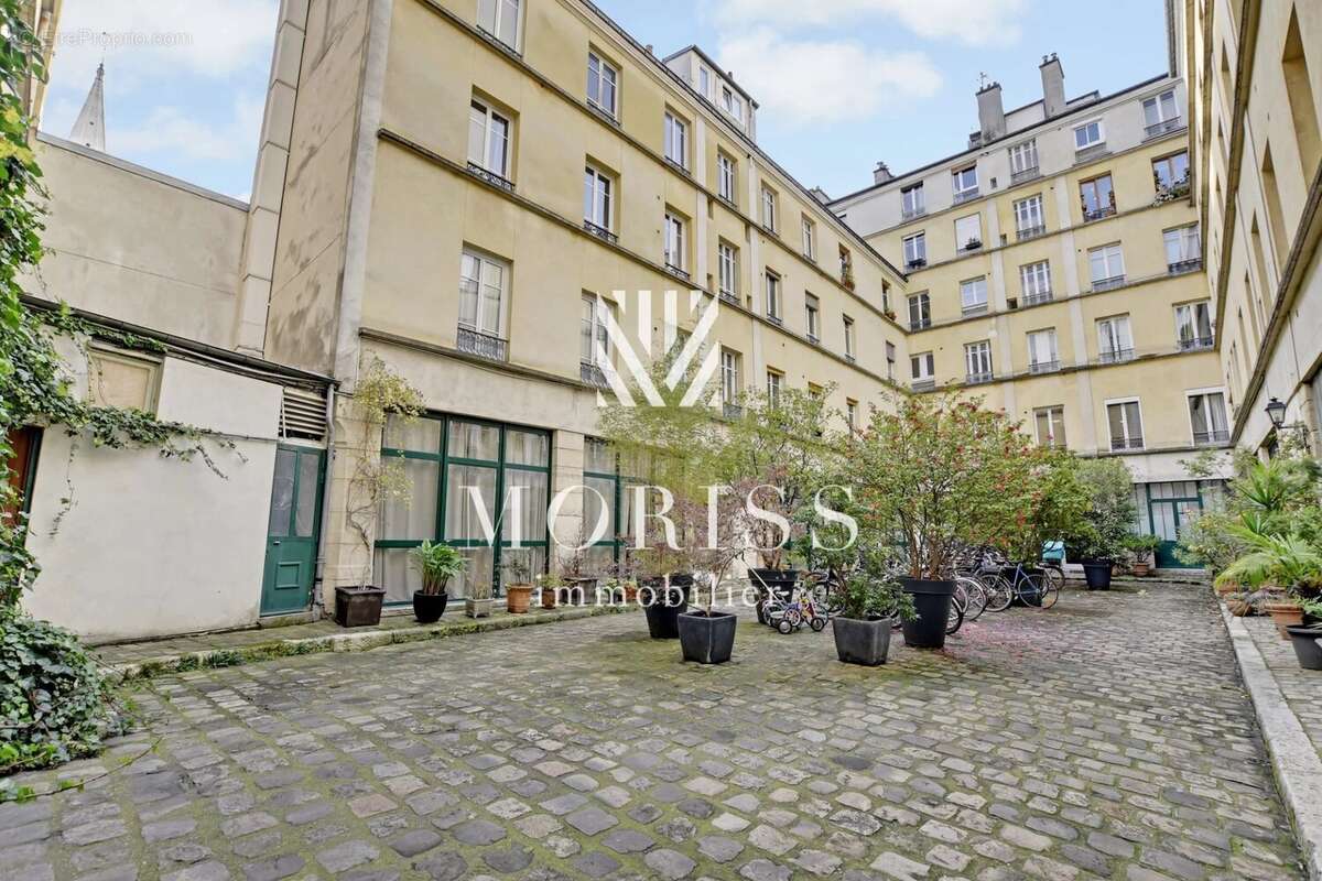 Appartement à PARIS-3E