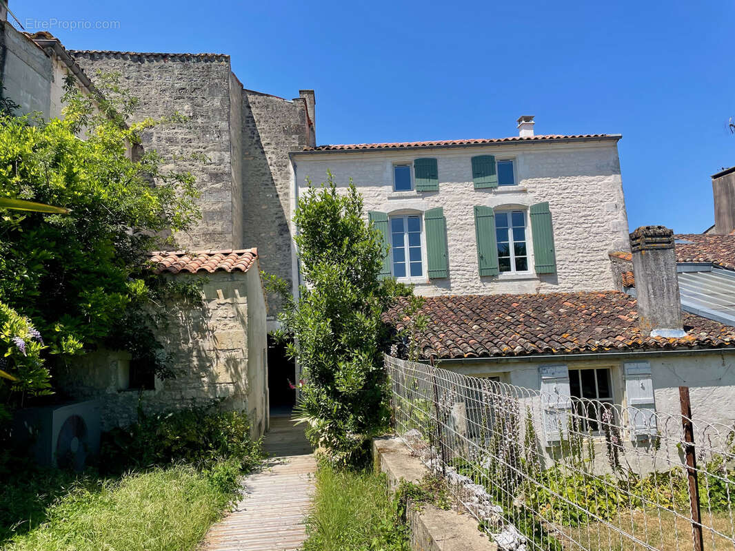 Maison à PORT-D'ENVAUX