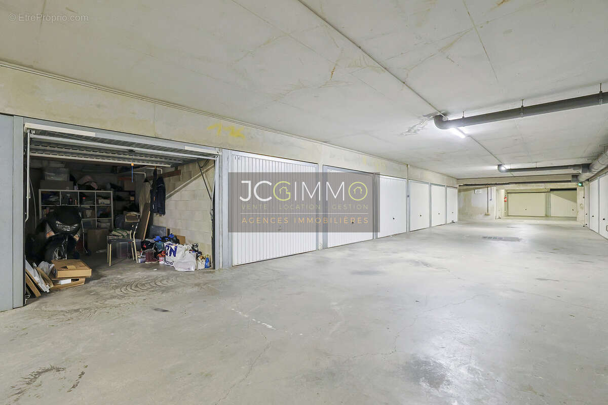 Appartement T3 rénové de 57m2 - Garage en sous-sol - Hyères - photo 11