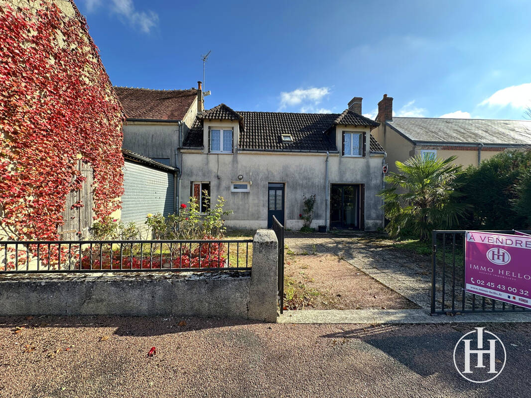 Maison à MONTLEVICQ