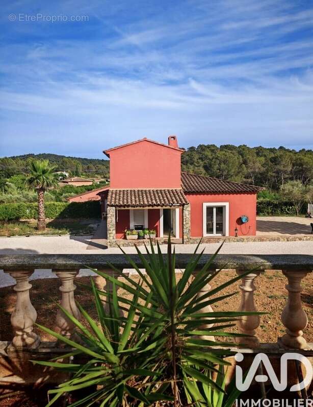 Photo 2 - Maison à CUERS