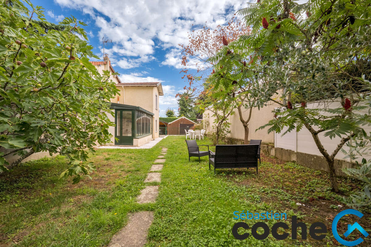 Maison à SAINT-BONNET-DE-MURE