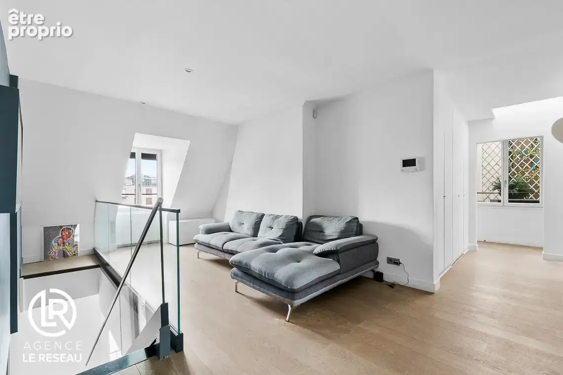 Appartement familial et lumineux en parfait état au dernier étage situé dans le quartier Charles Laffitte - photo 12