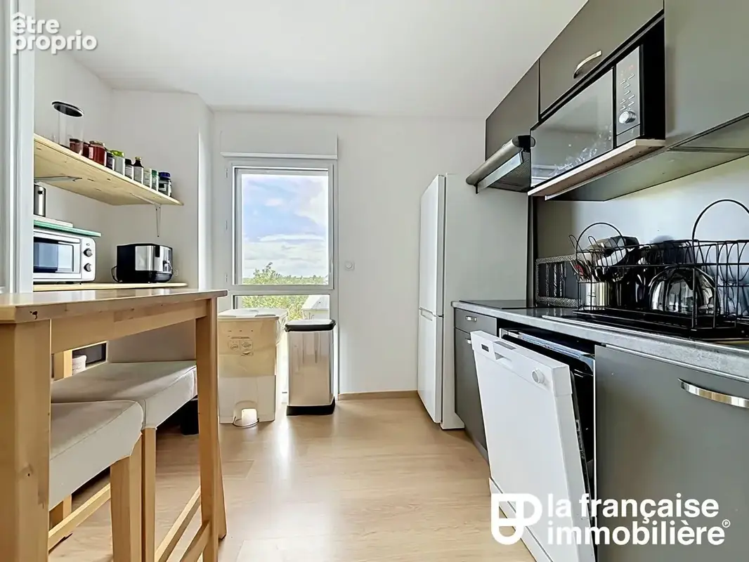 A vendre -bruz -t3 récent avec terrasse, ascenseur et parking - photo 3