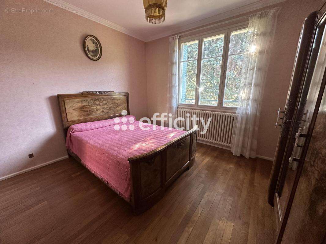 Maison à SAINTE-FOY-LES-LYON