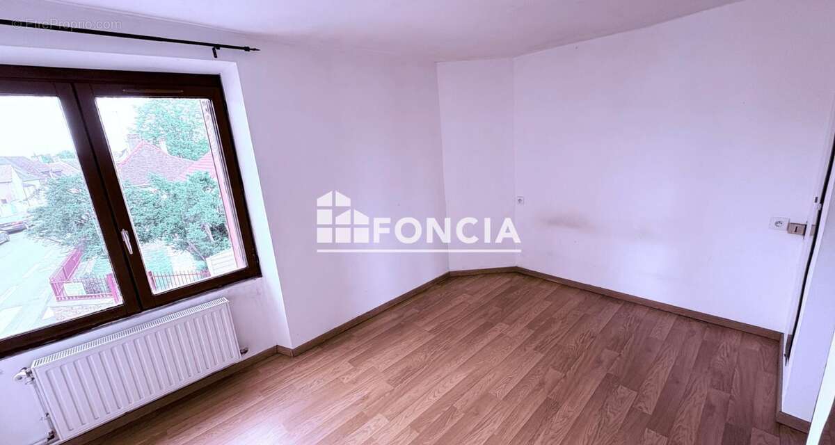 Maison de Bourg - photo 4