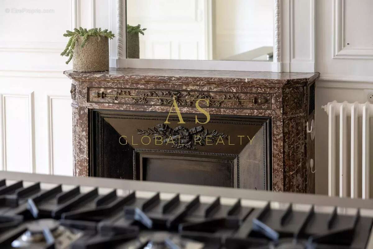 Appartement à PARIS-7E