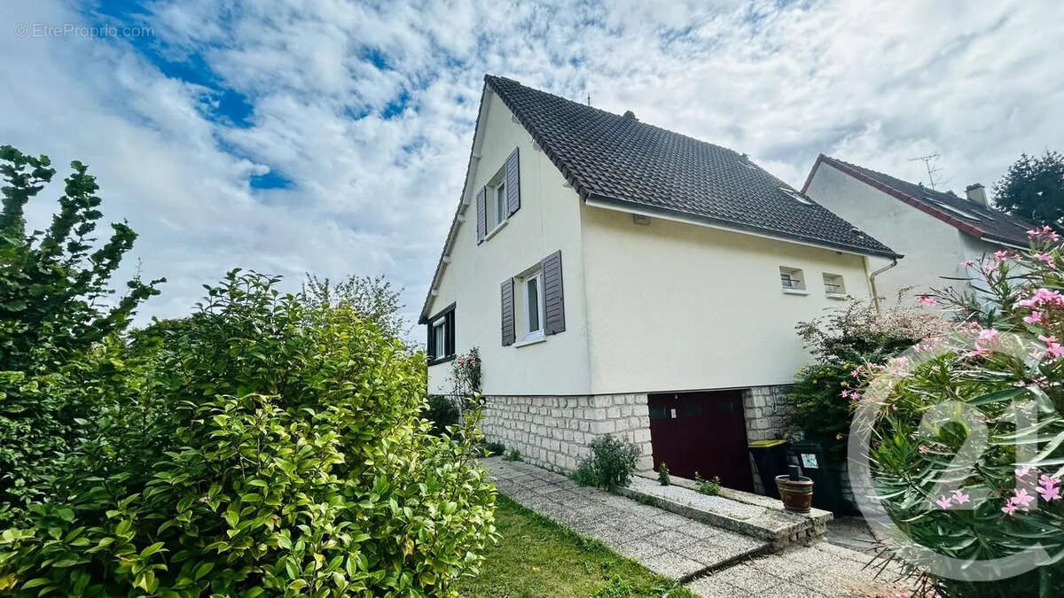 Maison à SAINT-MARCEL