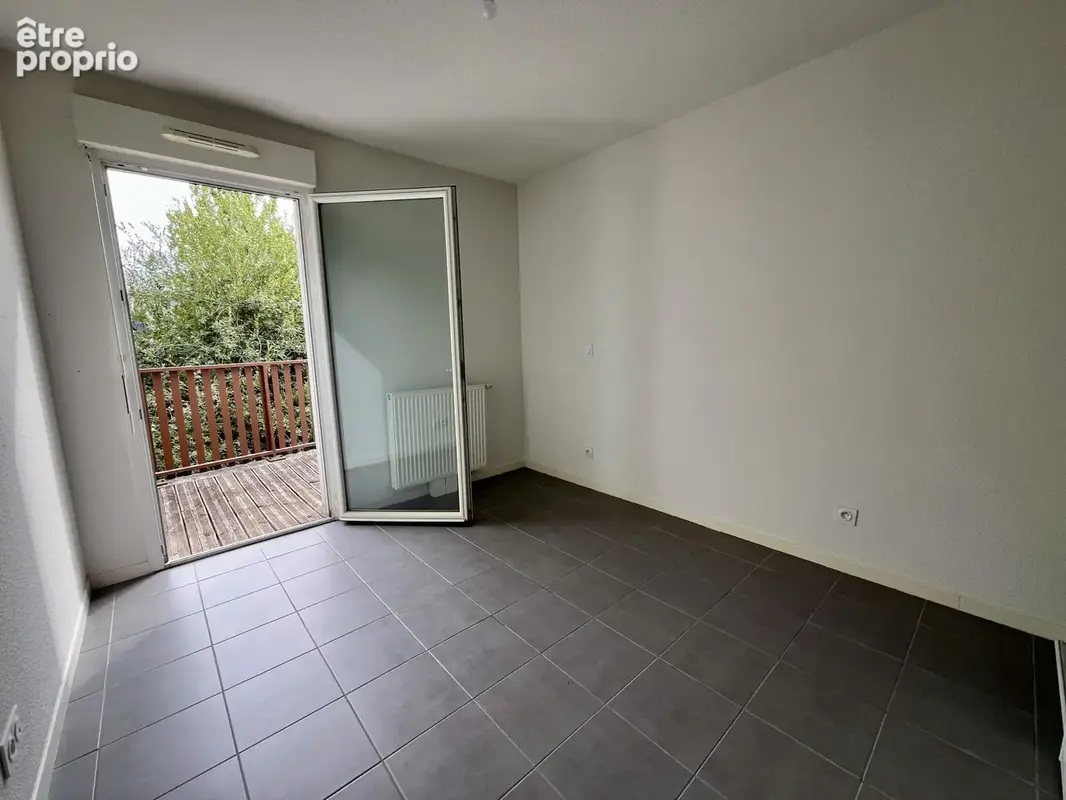 T4 avec terrasse et parking - photo 6