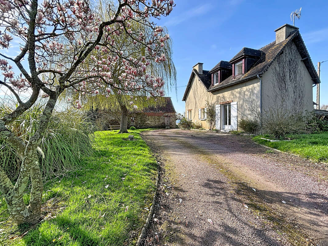 Maison à SAINT-CLAIR-SUR-L'ELLE