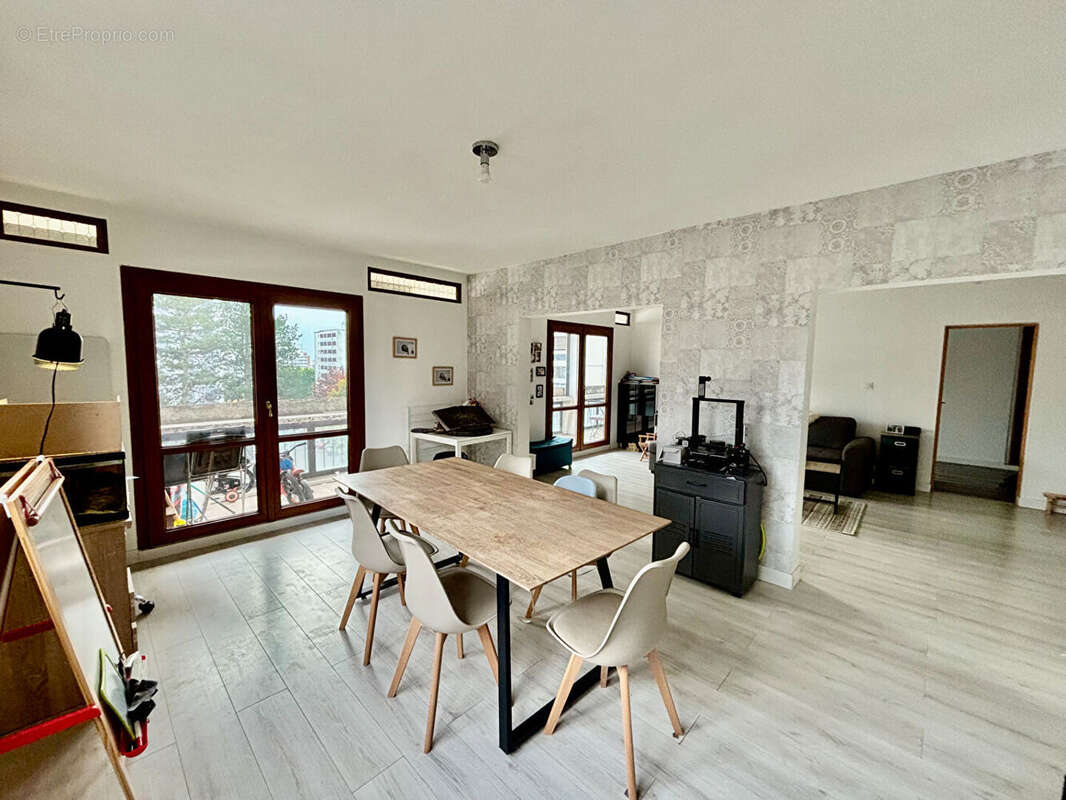 Appartement à RILLIEUX-LA-PAPE