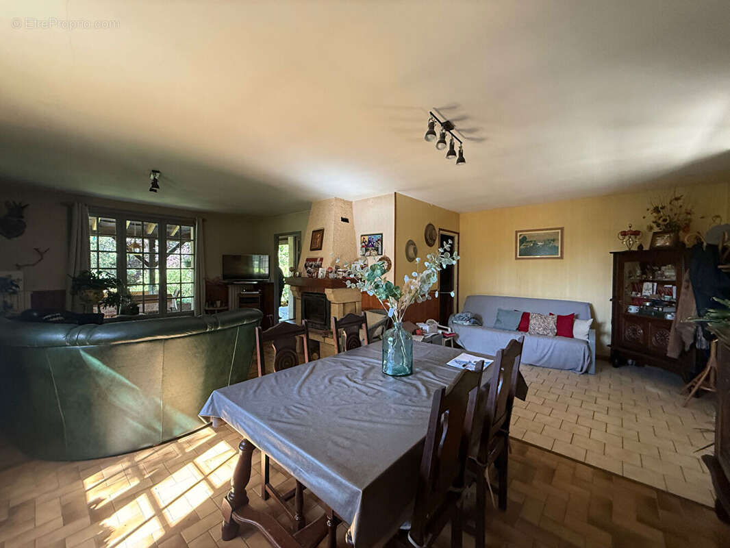 Maison à CUSSAY