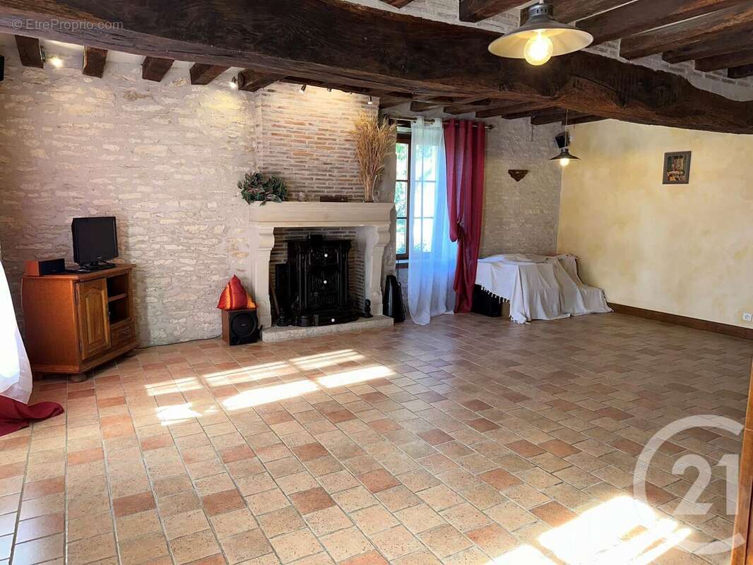 Maison à SUILLY-LA-TOUR