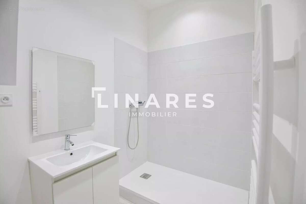 Appartement à MARSEILLE-1E