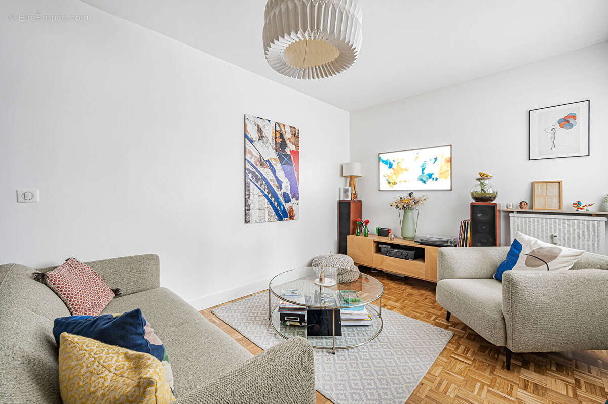 Appartement à PARIS-14E