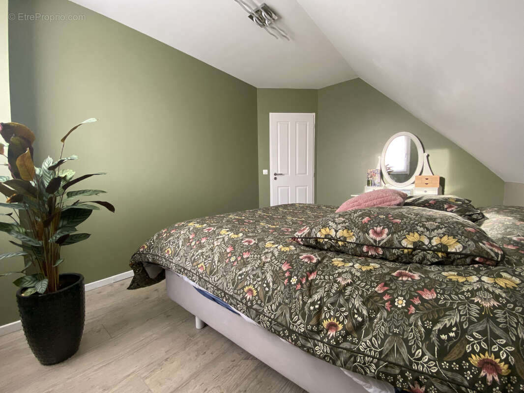 Maison à COURRIERES