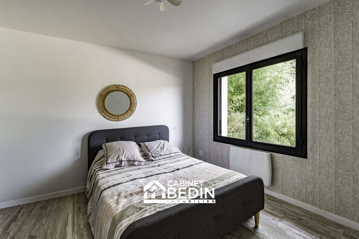 Maison 169 m² à Saint-Martin-Du-Bois  - photo 7