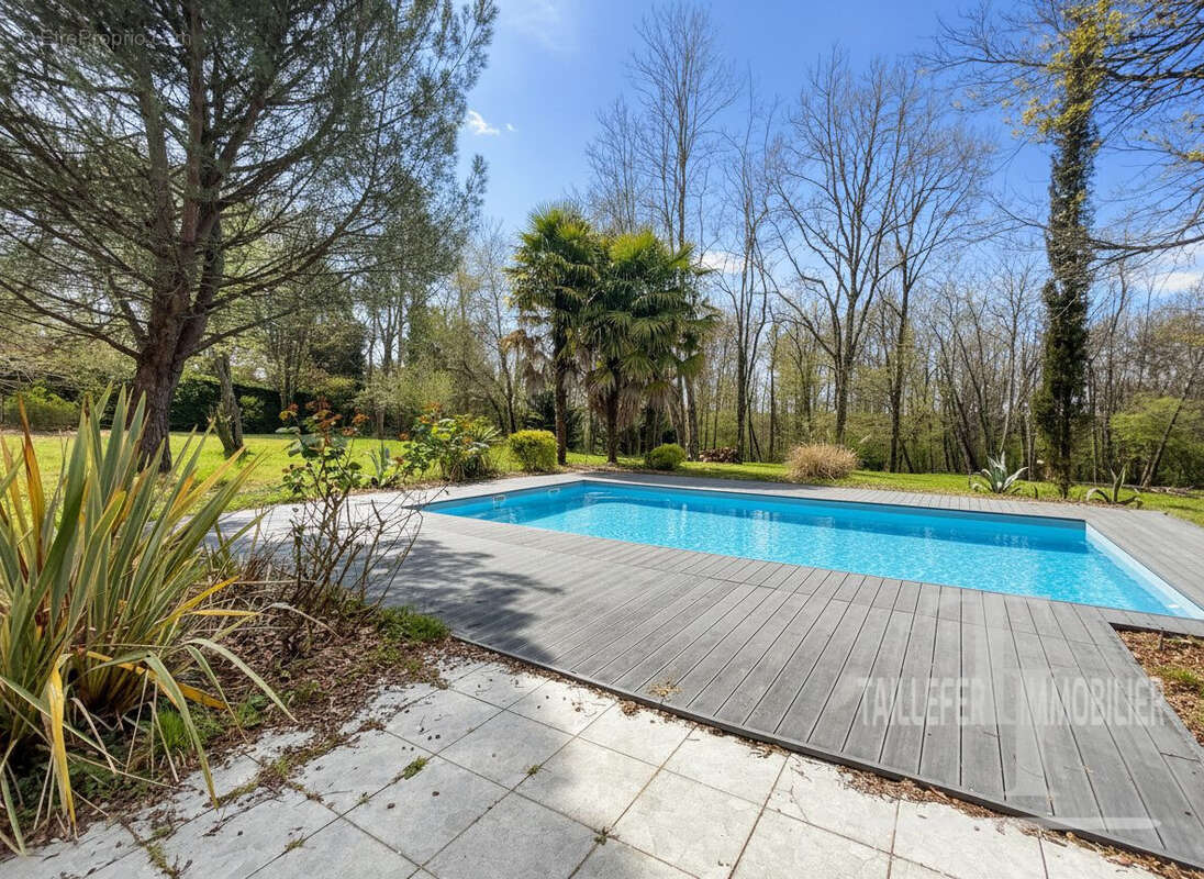 Maison 240 m² à Perigueux  - photo 2