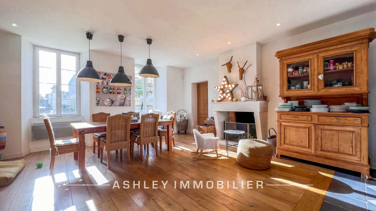 À vendre - maison charentaise du xviiie avec piscine, dépendances et terrain de 2 400 m2 - saint-soulle - photo 3