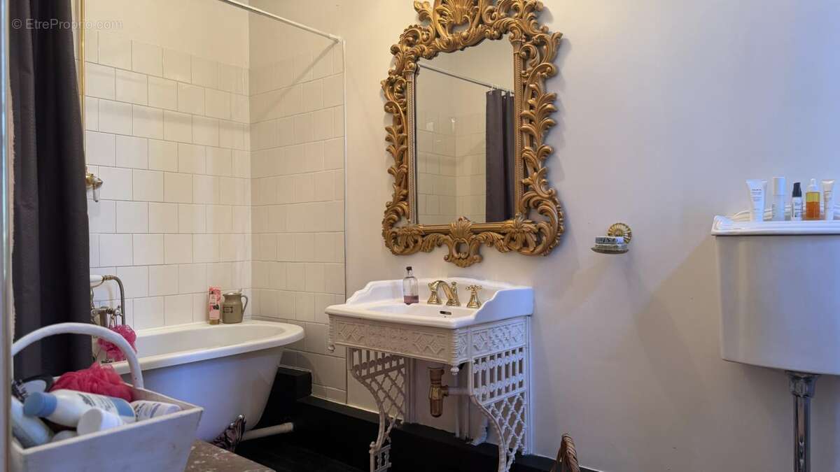 Magnifique propriété de caractère au coeur du village histori - photo 9