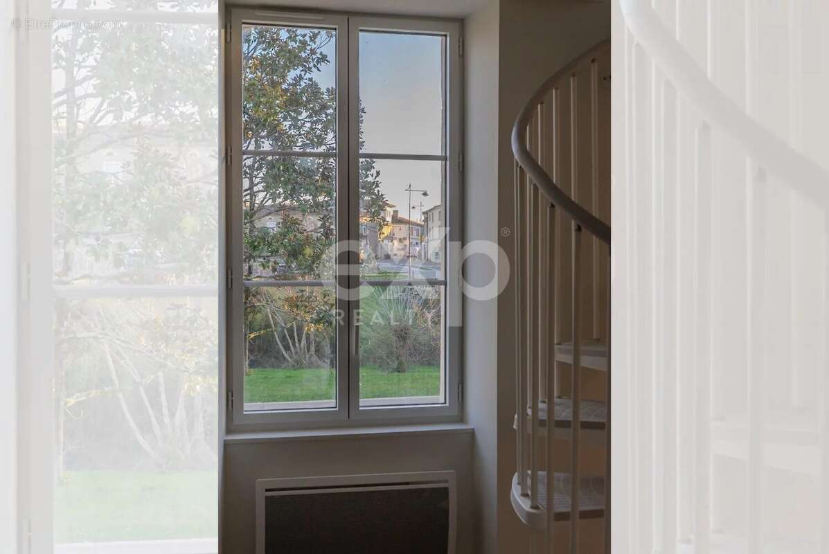 Appartement à SALLES