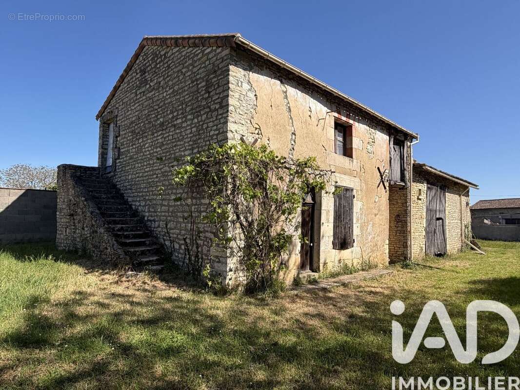 Maison 157 m² à Le Rochereau  - photo 3