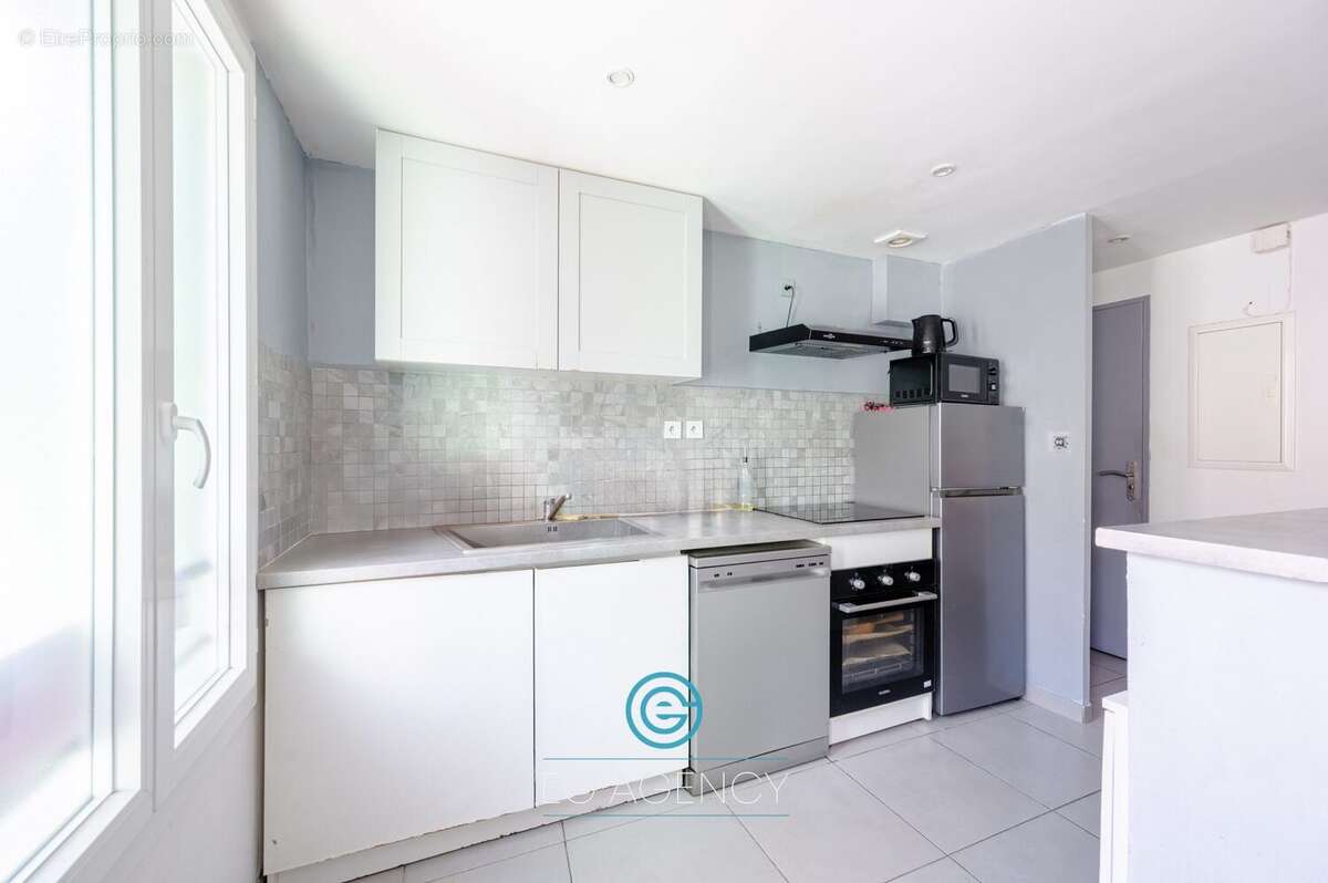 Appartement à MARSEILLE-4E