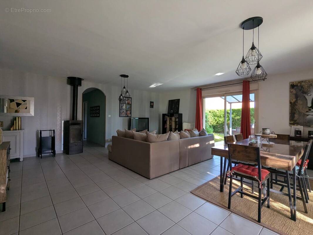 Maison à BUSSIERE-GALANT