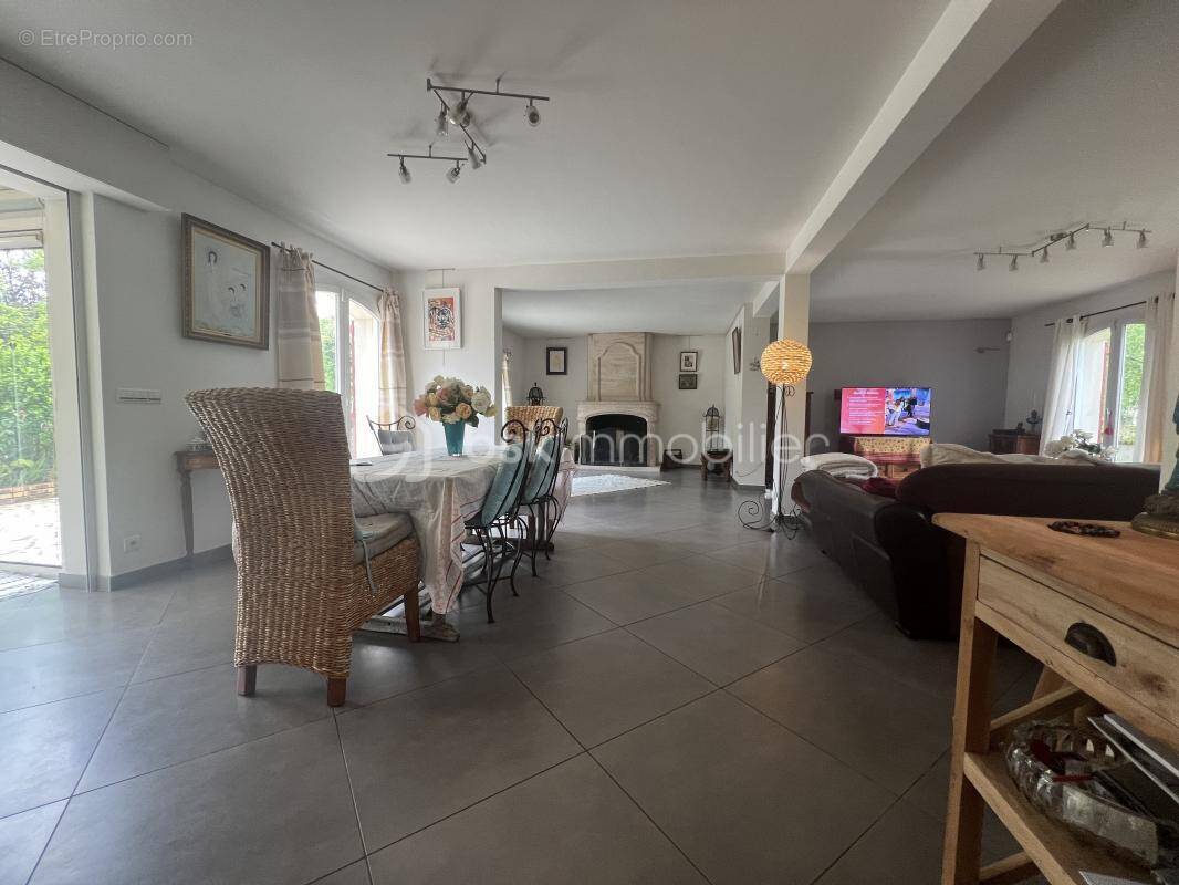 Maison à MAREUIL-LES-MEAUX