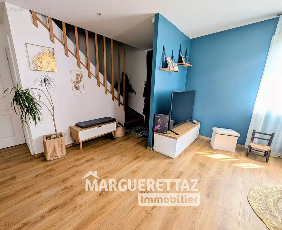 Maison récente T5 sur terrain plat et clôturé - photo 7
