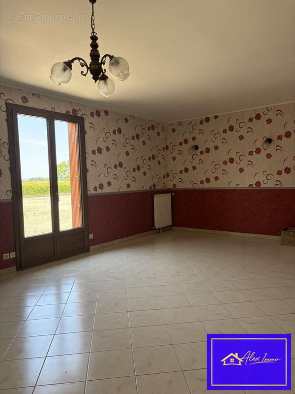 Maison 106 m² à Saint-Gervais-En-Valliere  - photo 4