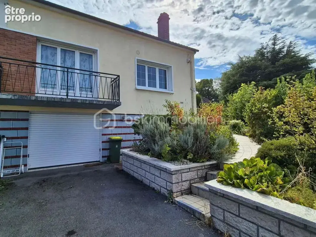 Maison 93m² centre-ville avec terrain 448m², veranda+balcon,sous-sol complet et Gare - photo 2