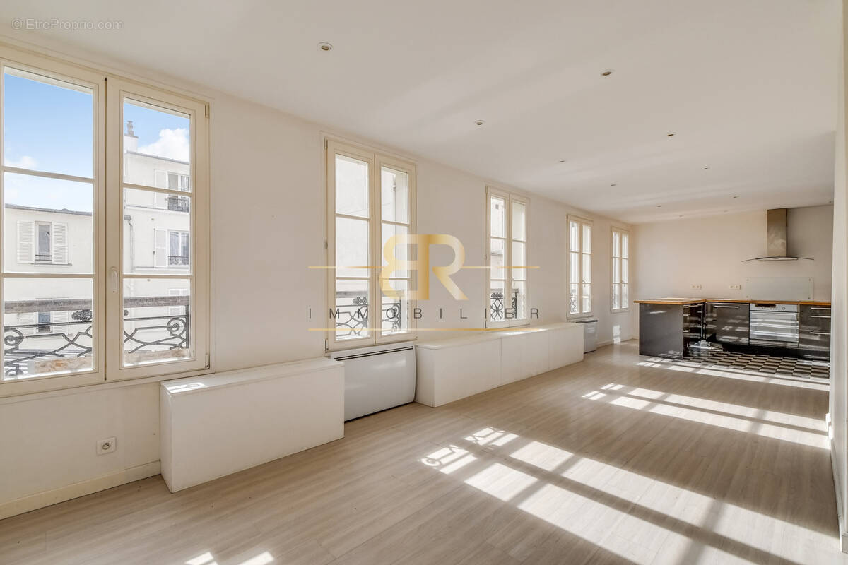 Appartement à PARIS-18E