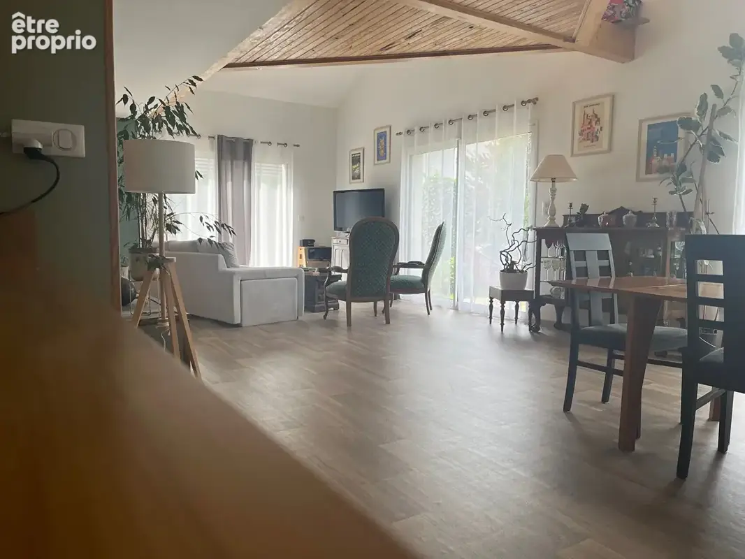 Villa contemporaine de grand standing à vendre à Venon - Réf. DD1801L - photo 8