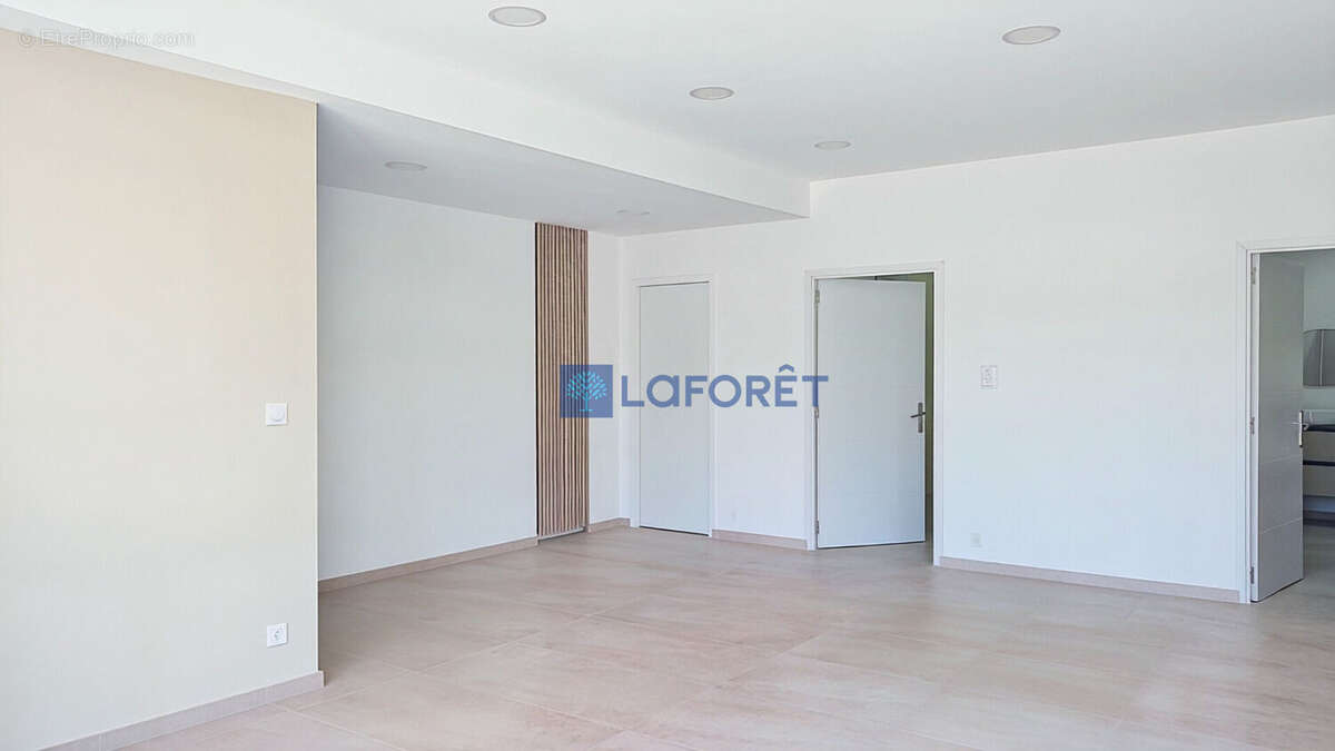 Local commercial Marseille 170 m2 - photo 6
