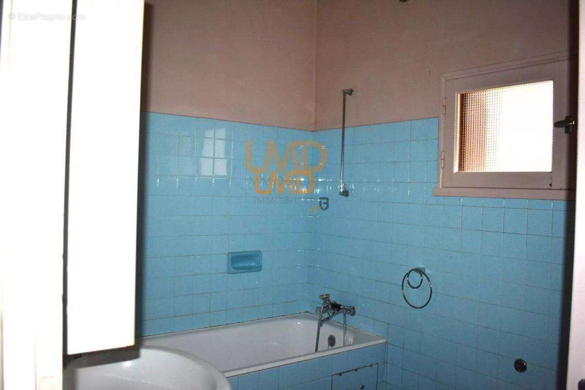 Maison à DECAZEVILLE