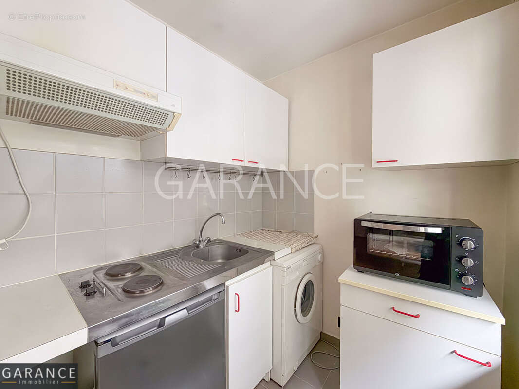 Appartement à PARIS-14E