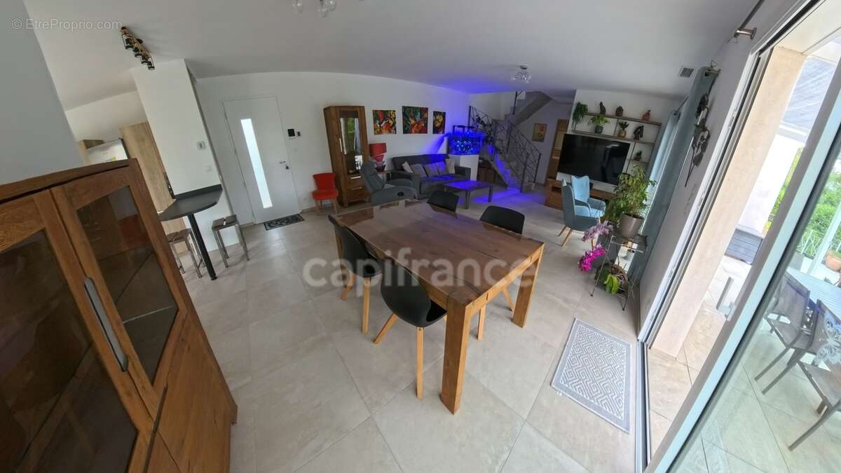 Villa d'exception à vendre 5 pièces avec piscine, jardin, terrasse et garage (34160) - photo 12