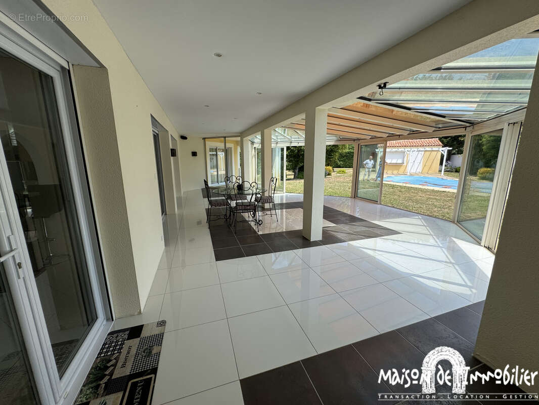 Maison à MESNAC