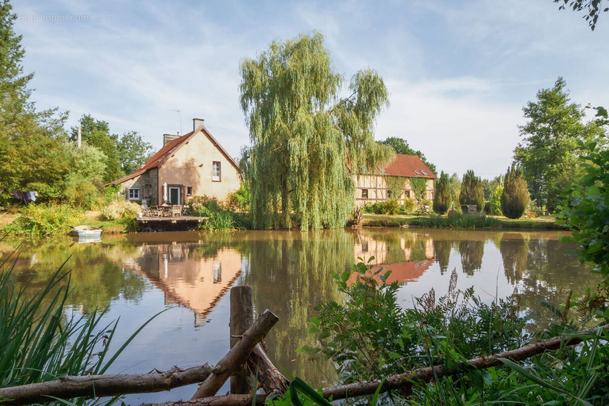 Maison à BARENTON